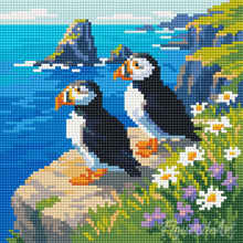 Carica l'immagine nel visualizzatore di Gallery, Mini Diamond Painting 25x25cm Pulcinella di mare sulle scogliere oceaniche