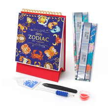 Carica l&#39;immagine nel visualizzatore di Gallery, Calendario Diamond Painting 2026 - Segni Zodiacali Figured&#39;Art