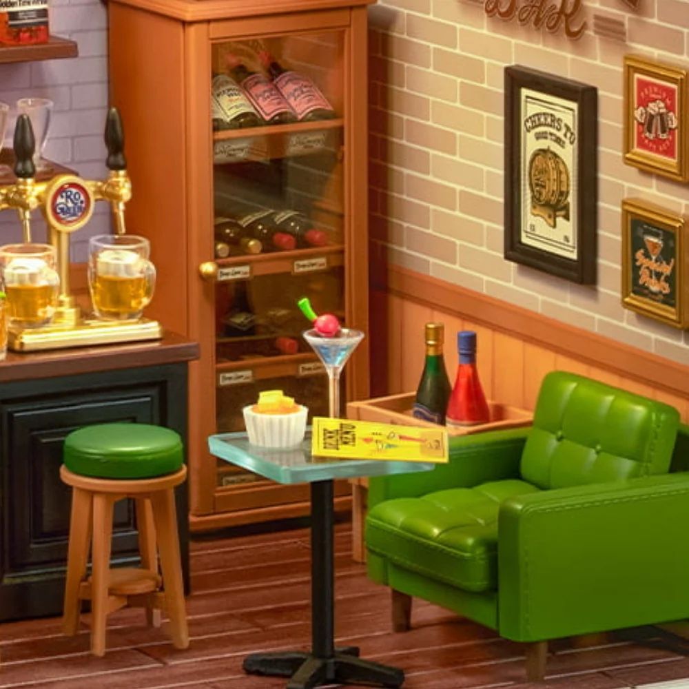 Miniatura per casa delle bambole ~ Set di 5 sedie e tavolo da Miniatura per casa delle bambole ~ Set di 5 sedie e tavolo da