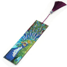 Carica l'immagine nel visualizzatore di Gallery, Segnalibro Diamond Painting Design Pavone