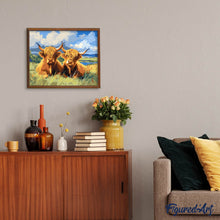 Carica l'immagine nel visualizzatore di Gallery, Dipingere con i numeri - Highland Cow in un campo dorato