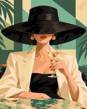 Carica l'immagine nel visualizzatore di Gallery, Dipingere con i numeri - Ritratto Glamour con Cappello e Martini Figured'Art