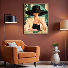 Carica l'immagine nel visualizzatore di Gallery, Dipingere con i numeri - Ritratto Glamour con Cappello e Martini