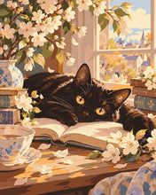 Carica l'immagine nel visualizzatore di Gallery, Dipingere con i numeri - Gatto Nero tra Fiori e Libri Figured'Art