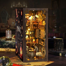Carica l'immagine nel visualizzatore di Gallery, Book Nook - Camera dell'Alchimista Figured'Art