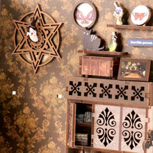 Carica l'immagine nel visualizzatore di Gallery, Book Nook - Camera dell'Alchimista