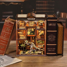 Carica l'immagine nel visualizzatore di Gallery, Book Nook - La Galleria Giurassica