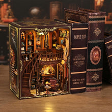 Carica l'immagine nel visualizzatore di Gallery, Book Nook - La Vecchia Biblioteca