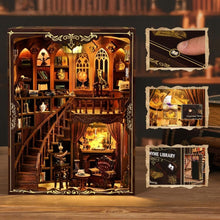 Carica l'immagine nel visualizzatore di Gallery, Book Nook - La Vecchia Biblioteca