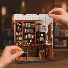 Carica l'immagine nel visualizzatore di Gallery, Book Nook - Libreria La Pergola