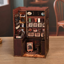 Carica l'immagine nel visualizzatore di Gallery, Book Nook - La Casa dei Dolci