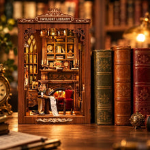 Carica l'immagine nel visualizzatore di Gallery, Book Nook - La Biblioteca del Crepuscolo