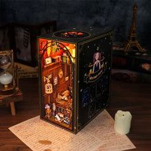 Carica l&#39;immagine nel visualizzatore di Gallery, Book Nook - Casa Magica di Mira