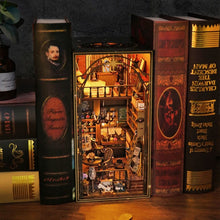 Carica l&#39;immagine nel visualizzatore di Gallery, Book Nook - Casa Magica di Mira