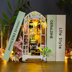 Book Nook - Serra e Fiori