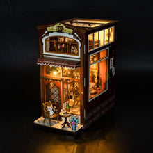 Carica l'immagine nel visualizzatore di Gallery, Book Nook - Casa del Caffè