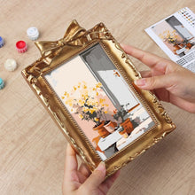 Carica l'immagine nel visualizzatore di Gallery, Mini tela da Dipingere con i Numeri con cornice - Cortile in fiore