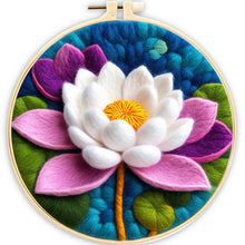 Carica l&#39;immagine nel visualizzatore di Gallery, Needle Felting Giglio d&#39;Acqua Grazioso