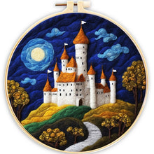Carica l&#39;immagine nel visualizzatore di Gallery, Needle Felting Castello di Notte