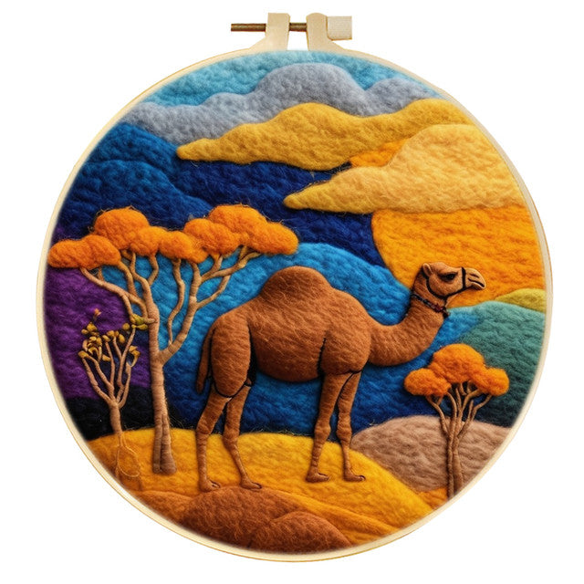 Needle Felting Camello Tra Gli Alberi
