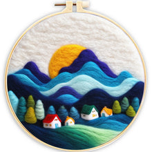 Carica l&#39;immagine nel visualizzatore di Gallery, Needle Felting Monte Blu
