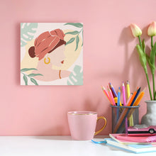 Carica l'immagine nel visualizzatore di Gallery, Mini Kit da Dipingere con i Numeri 20x20cm con cornice Donna con turbante rosso