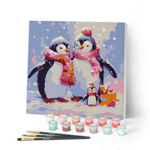 Carica l'immagine nel visualizzatore di Gallery, Mini Kit da Dipingere con i Numeri con cornice Famiglia di Pinguini nella Neve
