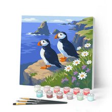 Carica l'immagine nel visualizzatore di Gallery, Mini Kit da Dipingere con i Numeri 20x20cm con cornice - Pulcinella di mare sulle scogliere oceaniche Figured'Art