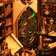 Carica l'immagine nel visualizzatore di Gallery, Book Nook - La Casa dello Stregone