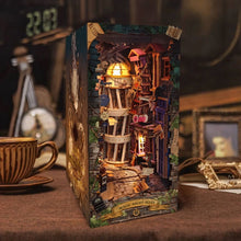 Carica l'immagine nel visualizzatore di Gallery, Book Nook - Vicolo della Notte Magica Figured'Art