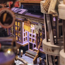 Carica l'immagine nel visualizzatore di Gallery, Book Nook - Vicolo della Notte Magica