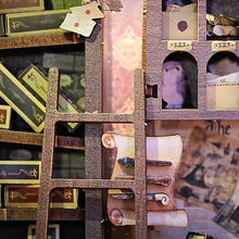 Carica l'immagine nel visualizzatore di Gallery, Book Nook - Negozio di Bacchette Magiche