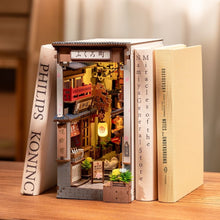 Carica l&#39;immagine nel visualizzatore di Gallery, Book Nook - Vicolo del Vino di Sakura