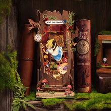 Carica l&#39;immagine nel visualizzatore di Gallery, Book Nook - Avventure di Alice