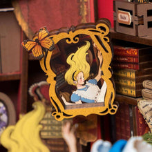 Carica l&#39;immagine nel visualizzatore di Gallery, Book Nook - Avventure di Alice