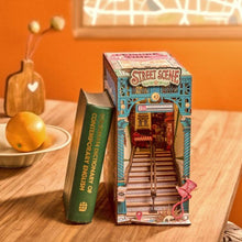 Carica l'immagine nel visualizzatore di Gallery, Book Nook - Scena di strada