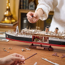 Carica l'immagine nel visualizzatore di Gallery, Puzzle 3D - 1912 Esploratore dell'Atlantico