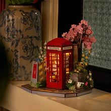 Carica l'immagine nel visualizzatore di Gallery, Puzzle 3D - Cabina di libri in primavera Figured'Art