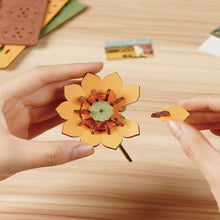 Carica l&#39;immagine nel visualizzatore di Gallery, Puzzle 3D - Girasoli Dorati