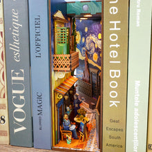 Carica l&#39;immagine nel visualizzatore di Gallery, Book Nook - Il Mondo di Vincent