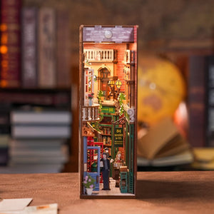 Book Nook - 84 Charing Cross Road