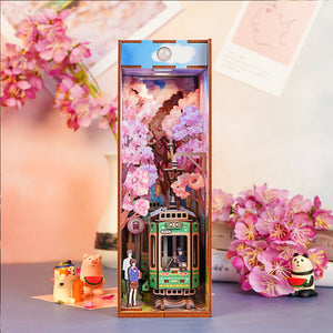 Book Nook - Viaggio di Sakura