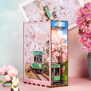 Book Nook - Viaggio di Sakura