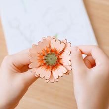 Carica l'immagine nel visualizzatore di Gallery, Puzzle 3D - Gerbera arancione