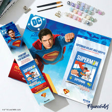 Carica l'immagine nel visualizzatore di Gallery, Dipingere con i numeri - Superman in volo con Krypto