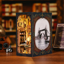 Carica l'immagine nel visualizzatore di Gallery, Book Nook - Camera Oscura Figured'Art