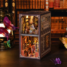 Carica l'immagine nel visualizzatore di Gallery, Book Nook - Stanza delle Farfalle Figured'Art
