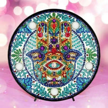 Carica l'immagine nel visualizzatore di Gallery, Lampada LED Diamond Painting Mano Hamsa