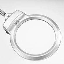 Carica l'immagine nel visualizzatore di Gallery, Lente Diamond Painting con accessorio lampada LED