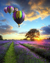 Carica l'immagine nel visualizzatore di Gallery, Dipingere con i numeri - Mongolfiera Sui Campi Viola